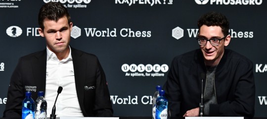 Caruana contro Carlsen, via al mondiale di scacchi tra i due giovani talenti