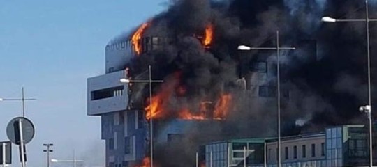 Incendio Savona: domate le fiamme, ancora ignote le cause del rogo