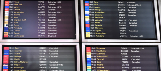 Cosa sta succedendo nell'aeroporto di Gatwick, chiuso da ieri per l'avvistamento di droni