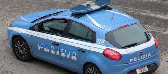 poliziotto spara rom