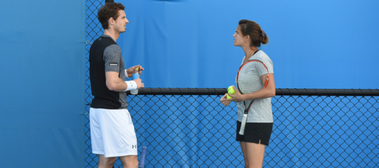 Uomini che allenano le donne (e viceversa): succede nel tennis a Melbourne