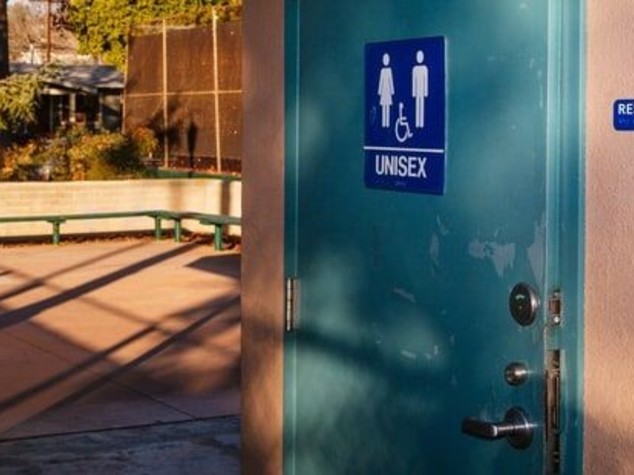 studenti trans bagni scuola