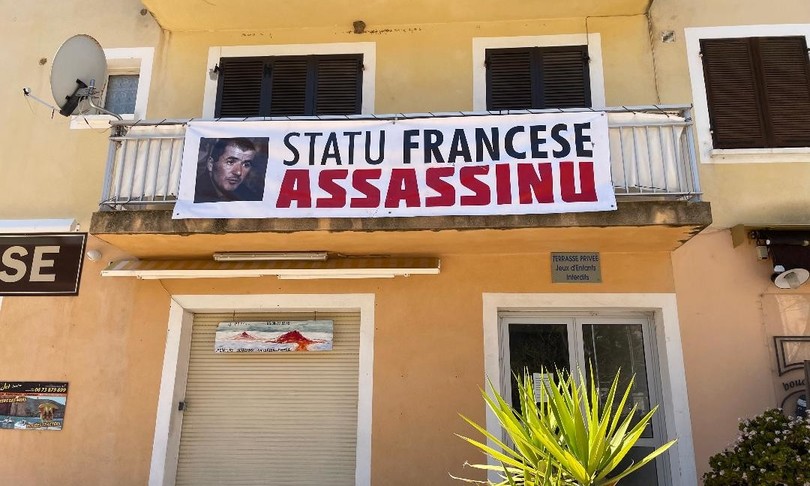rivolta giovani Corsica Francia assassina mito Yvan Colonna 