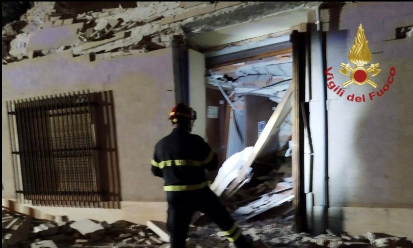 Crolla aula magna Universita Cagliari nessun ferito 