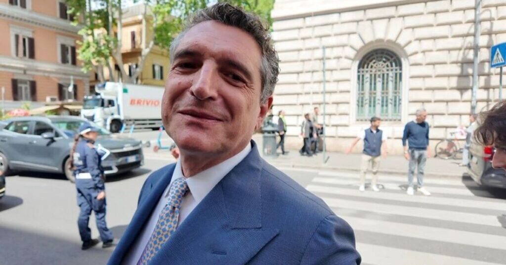 De Siervo (Lega di Serie A): "Il derby Roma - Lazio si gioca lunedì? Non credo proprio"