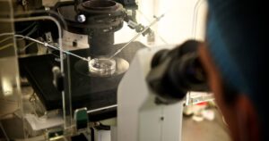 Farmaci e biopsie saranno sostituiti da microrobot