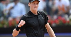 Internazionali, Sinner vince il derby contro Pellegrino. Darderi batte Zverev in rimonta. ...