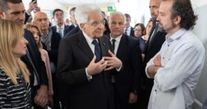 Modena: Mattarella e Meloni in visita ai feriti. Piantedosi in prefettura: "Problema psich...