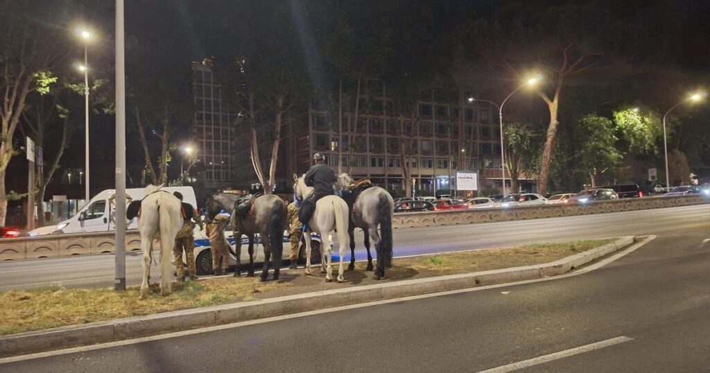 Scappano i cavalli della parata del 2 giugno