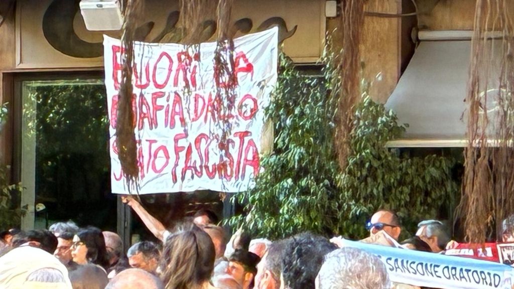 "Verità e giustizia sulle stragi", a Palermo oltre 8mila in corteo. Maria Falcone: "Giovan...