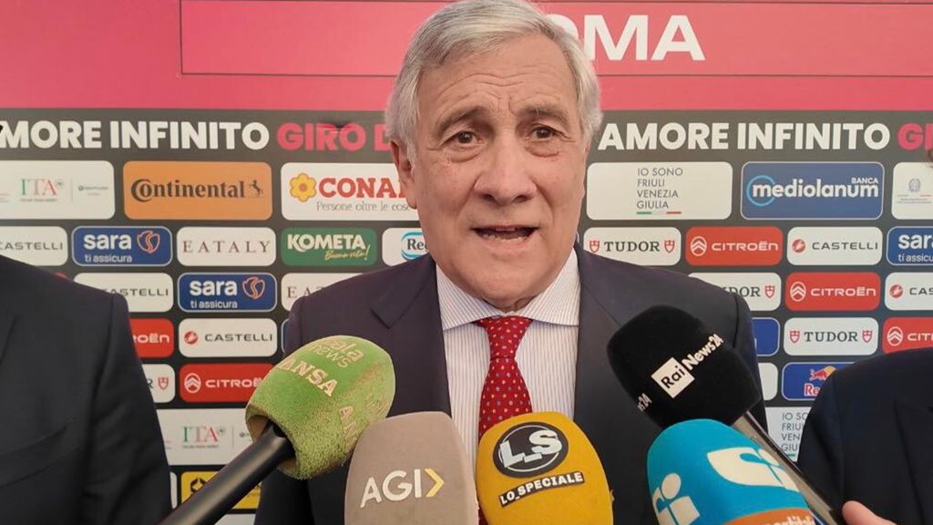 Antonio Tajani al Giro d'Italia Antonio Tajani al Giro d'Italia